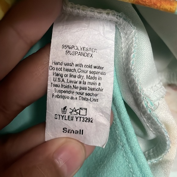 Charlotte Russe Puff Short Sleeve Floral Blouse NWOT ‼️CLOSET CLEAR OUT‼️$10 - Picture 8 of 8